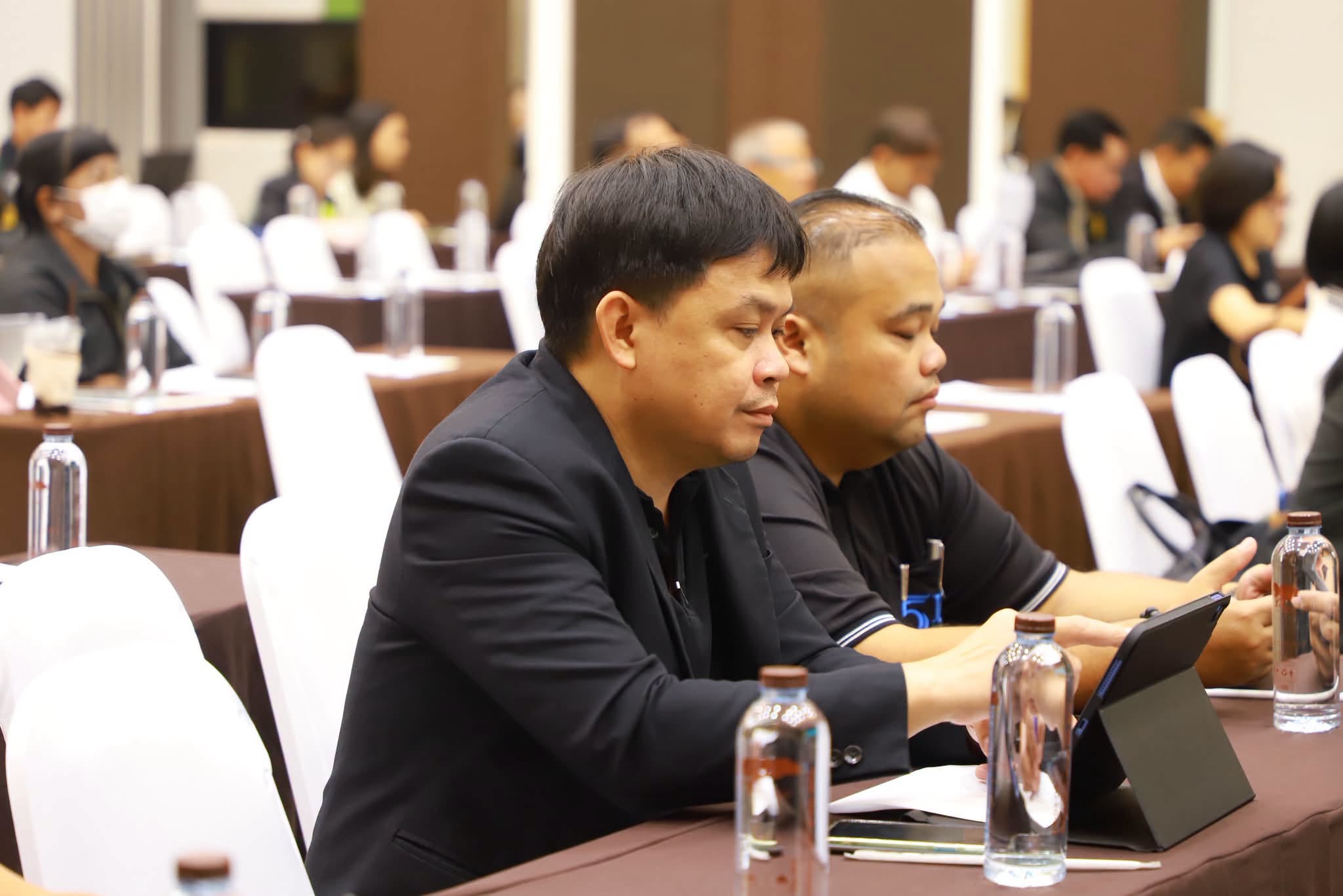 title - รองเลขาธิการ ส.ป.ก. ปิดโครงการสัมมนาฯ เดินหน้ายกระดับงานจัดที่ดิน-กองทุนฯ มุ่งเป้าขับเคลื่อนการดำเนินงานปี 2570